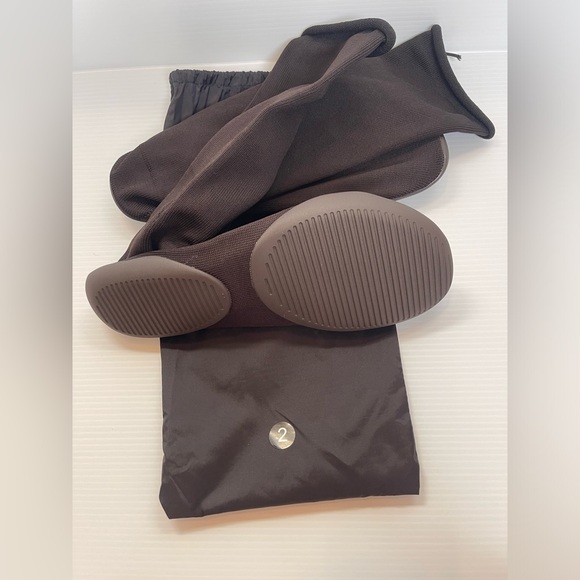 YZY PODS - Picture 4 of 4